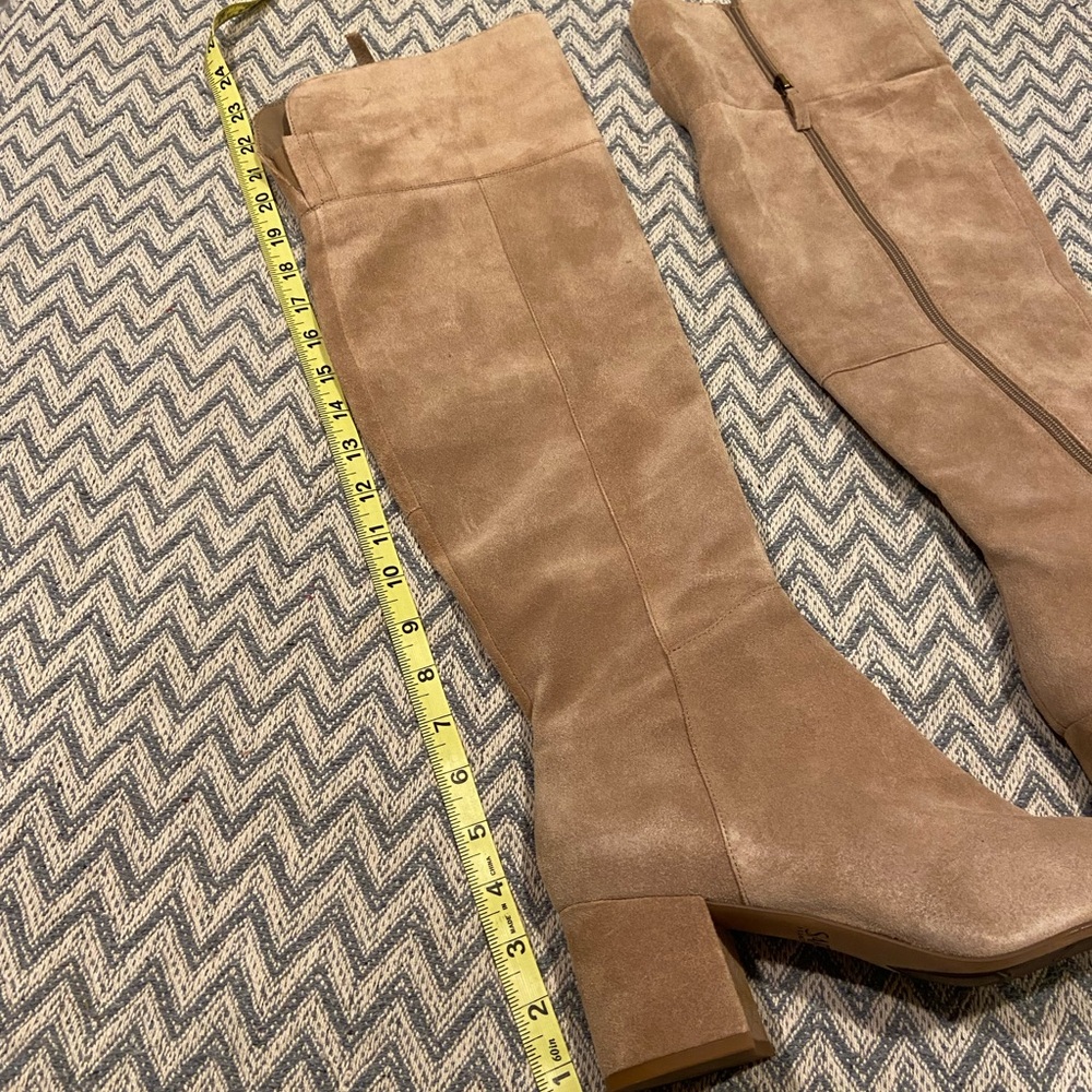 Elegant Tan Knee-High Women's Boots - Picture 4 of 6
